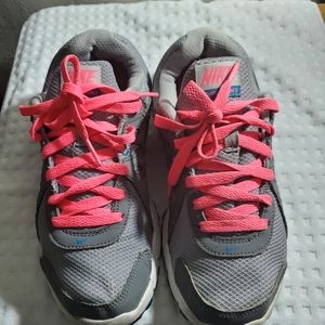 Nike REVOLUTION 2